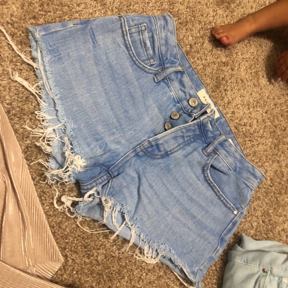 Shorts - Picture 2 of 3